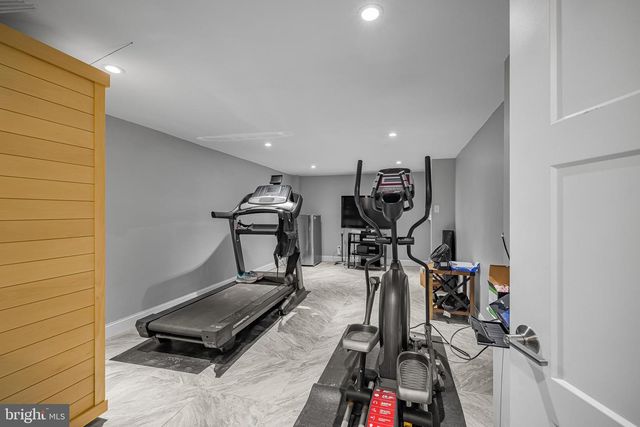 1007 STONEWOOD RD, Wilmington, DE 19810