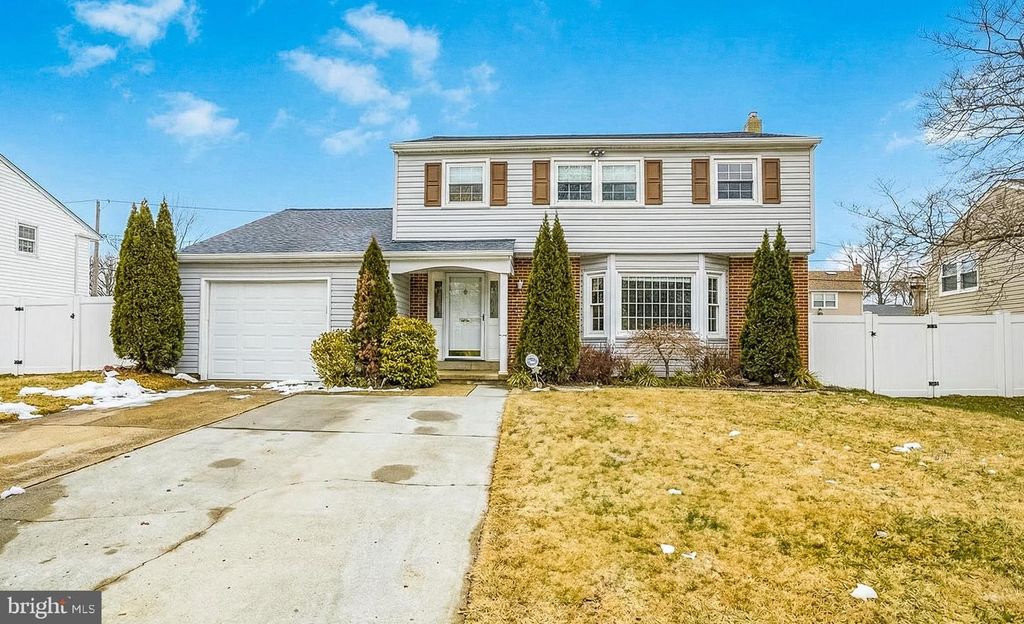 Image 1 of property listing at 1007 STONEWOOD RD, Wilmington, DE 19810