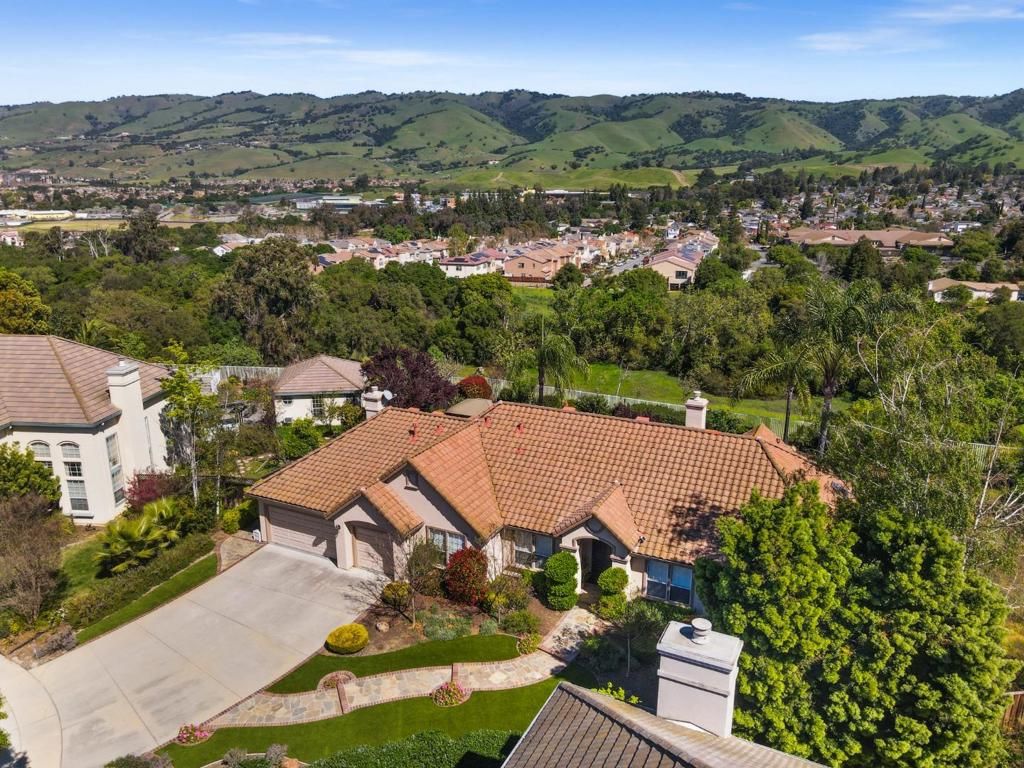 Image 2 of property listing at 2198 Hillstone Drive, San Jose, CA 95138