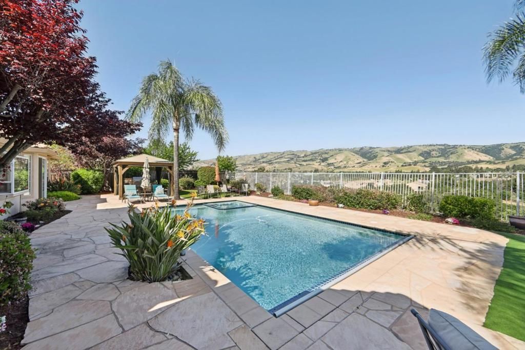 Image 5 of property listing at 2198 Hillstone Drive, San Jose, CA 95138