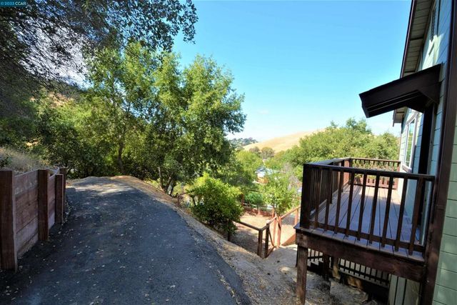 305 Lindsey Drive, Martinez, CA 94553