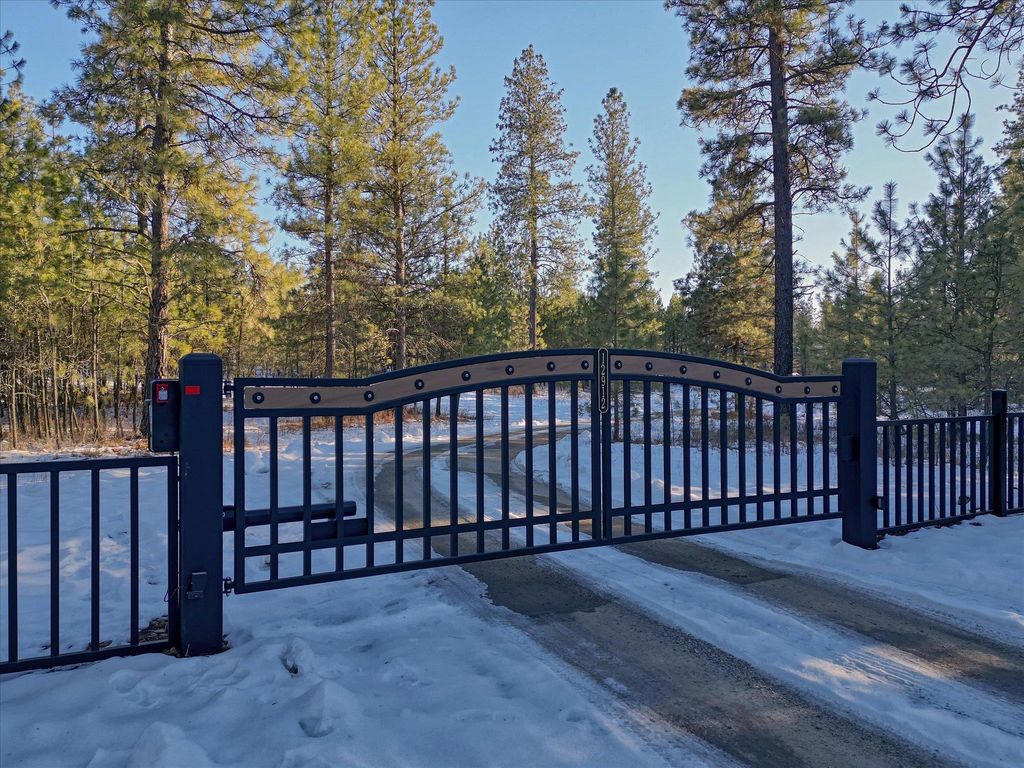 12912 E Gibbs Rd, Mica, WA 99023 photo 4