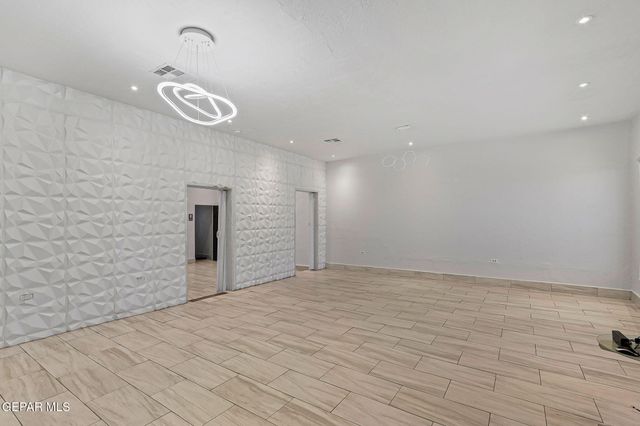 2414 Texas Avenue, El Paso, TX 79901