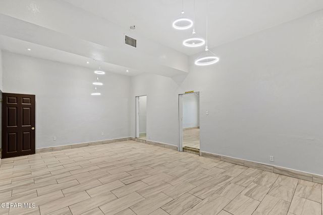 2414 Texas Avenue, El Paso, TX 79901