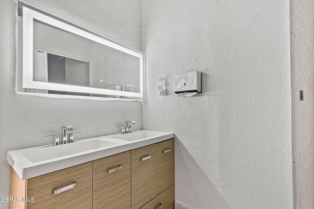 2414 Texas Avenue, El Paso, TX 79901