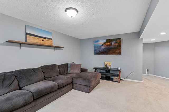 5875 Upper 182nd Street W, Farmington, MN 55024
