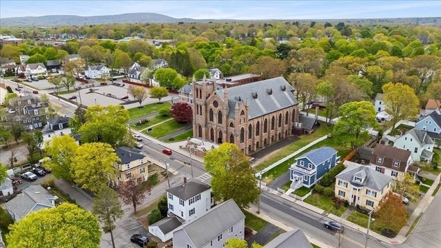 427-429 High St, Dedham, MA 02026