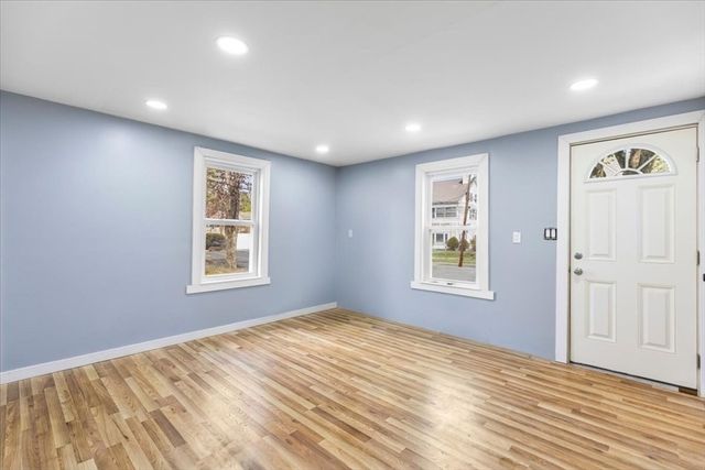 427-429 High St, Dedham, MA 02026