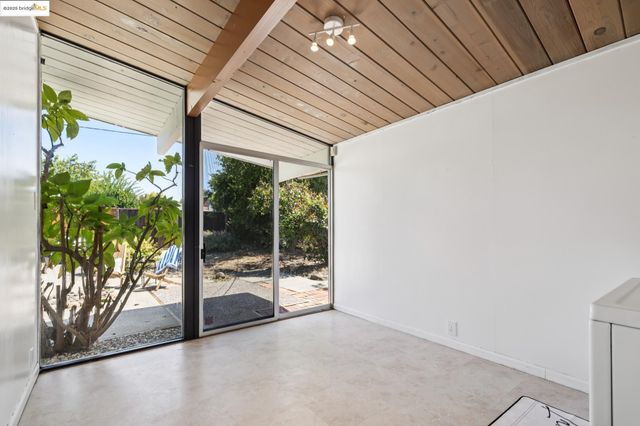 3731 Merridan Dr, Concord, CA 94518