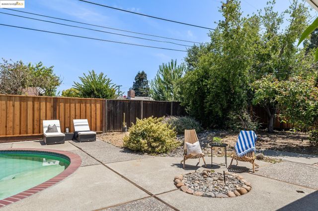 3731 Merridan Dr, Concord, CA 94518