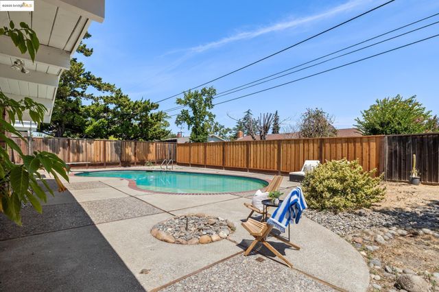 3731 Merridan Dr, Concord, CA 94518