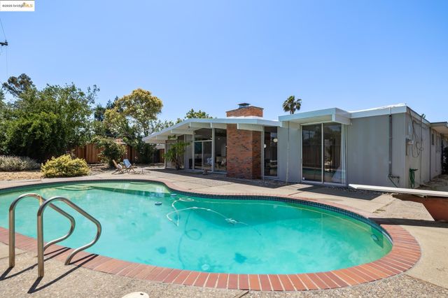 3731 Merridan Dr, Concord, CA 94518
