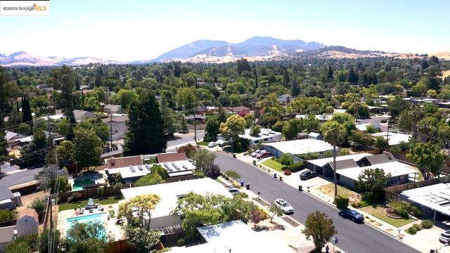 3731 Merridan Dr, Concord, CA 94518