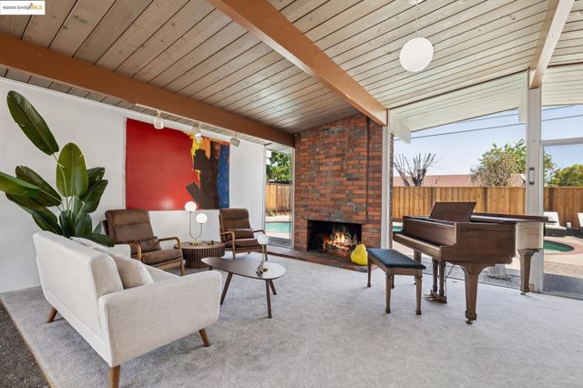 3731 Merridan Dr, Concord, CA 94518