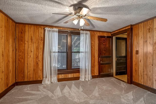 3751 W Farm Road 168, Springfield, MO 65807