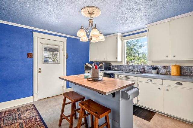 3751 W Farm Road 168, Springfield, MO 65807