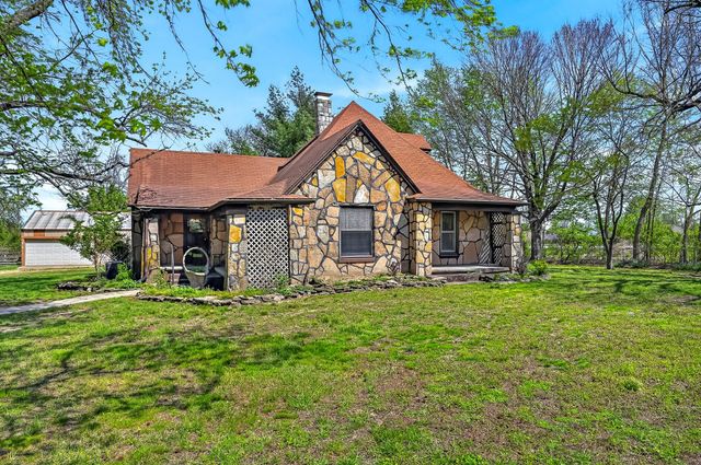 3751 W Farm Road 168, Springfield, MO 65807