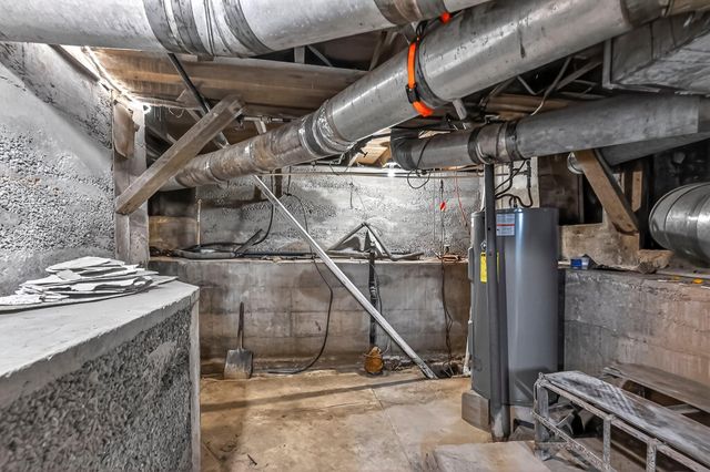 3751 W Farm Road 168, Springfield, MO 65807
