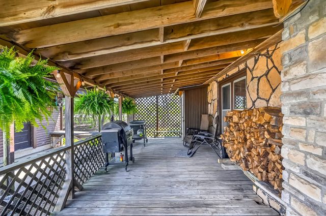 3751 W Farm Road 168, Springfield, MO 65807