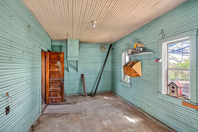 3751 W Farm Road 168, Springfield, MO 65807