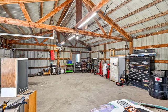 3751 W Farm Road 168, Springfield, MO 65807