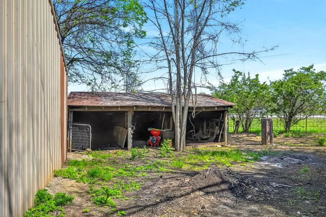 3751 W Farm Road 168, Springfield, MO 65807
