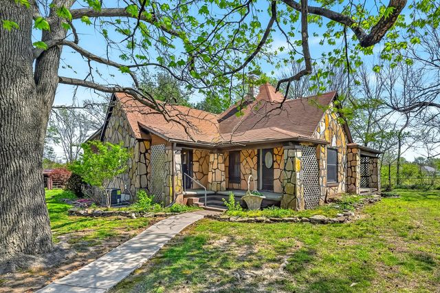 3751 W Farm Road 168, Springfield, MO 65807