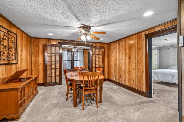 3751 W Farm Road 168, Springfield, MO 65807