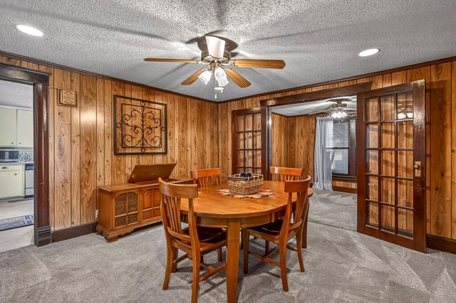 3751 W Farm Road 168, Springfield, MO 65807