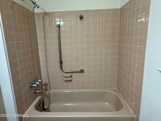 8 Nevis Court, Toms River, NJ 08757