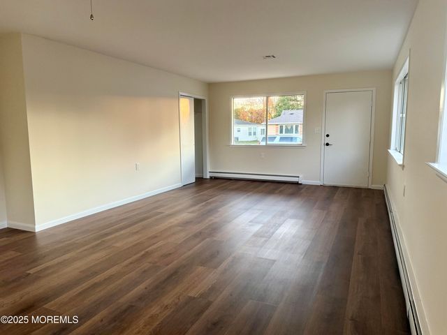 8 Nevis Court, Toms River, NJ 08757