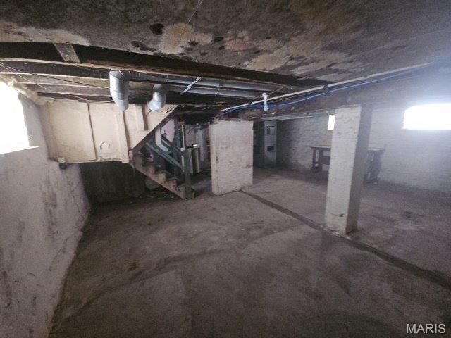 5165 Maple Avenue, St Louis, MO 63113