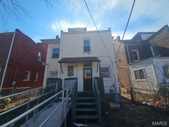 5165 Maple Avenue, St Louis, MO 63113