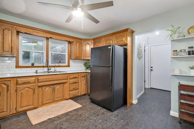 2225 S Hampton Avenue, Springfield, MO 65807