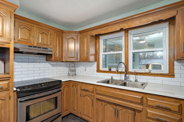 2225 S Hampton Avenue, Springfield, MO 65807