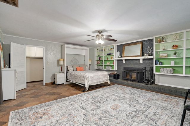 2225 S Hampton Avenue, Springfield, MO 65807