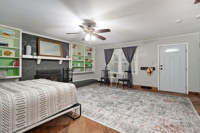 2225 S Hampton Avenue, Springfield, MO 65807