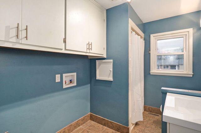 2225 S Hampton Avenue, Springfield, MO 65807