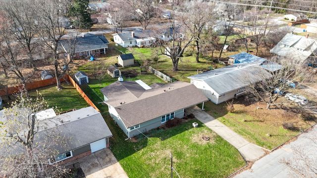 2225 S Hampton Avenue, Springfield, MO 65807