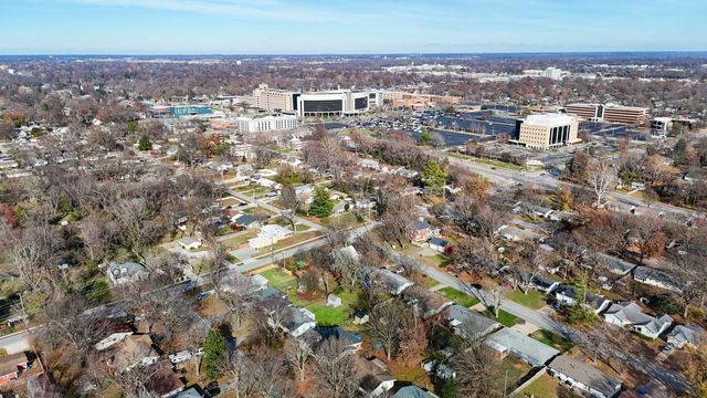 2225 S Hampton Avenue, Springfield, MO 65807