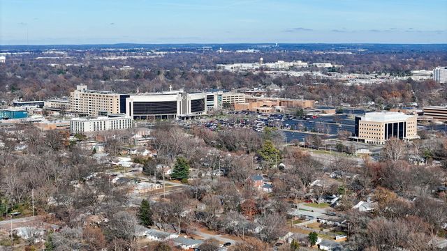 2225 S Hampton Avenue, Springfield, MO 65807