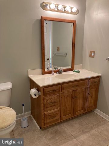 1201 PROGRESS RD, Chambersburg, PA 17201