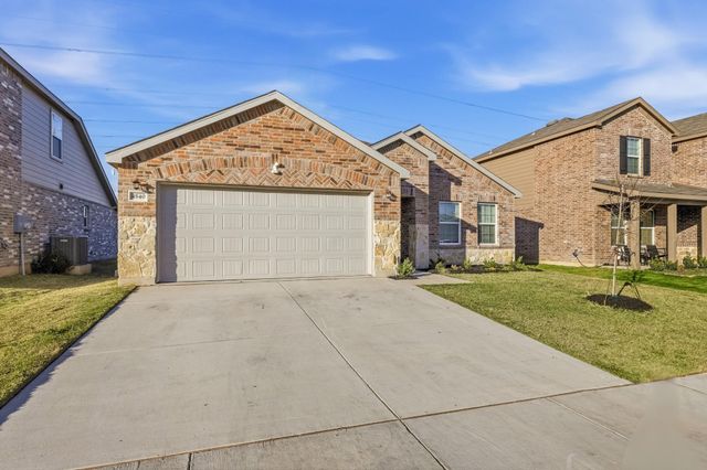 4540 Benham Drive, Fort Worth, TX 76036