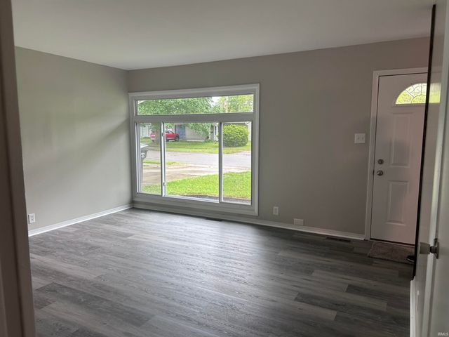1307 Ebeling Drive, South Bend, IN 46615
