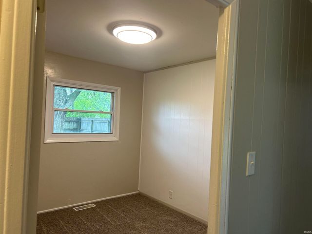 1307 Ebeling Drive, South Bend, IN 46615