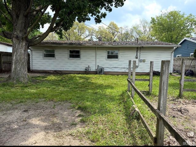 1307 Ebeling Drive, South Bend, IN 46615