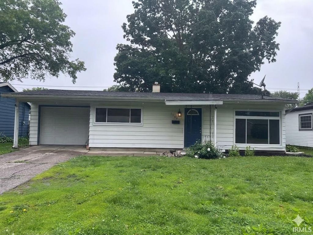 1307 Ebeling Drive, South Bend, IN 46615