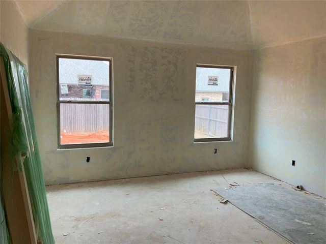 4516 Hambletonian Lane, Mustang, OK 73064