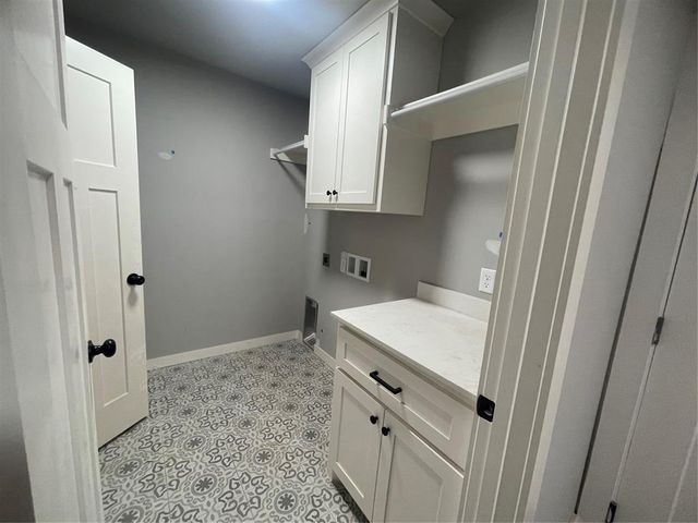 4516 Hambletonian Lane, Mustang, OK 73064