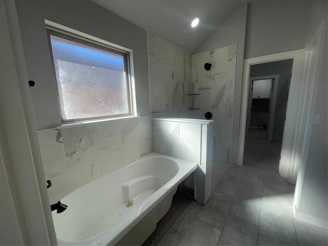 4516 Hambletonian Lane, Mustang, OK 73064